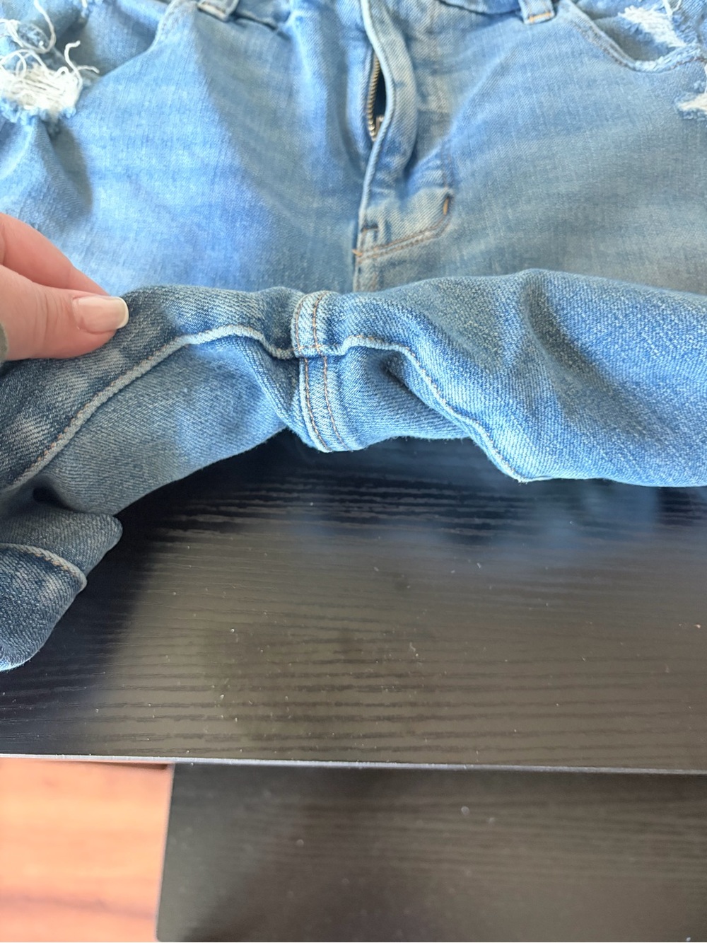 American Eagle Outfitters Light Wash Distressed Skinny Jeans - Picture 7 of 12